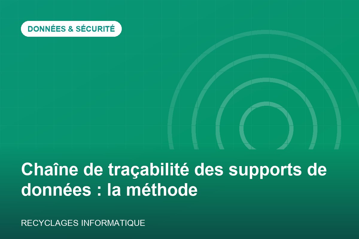 Bacs scellés et étiquetés contenant des disques durs avant leur transport sécurisé